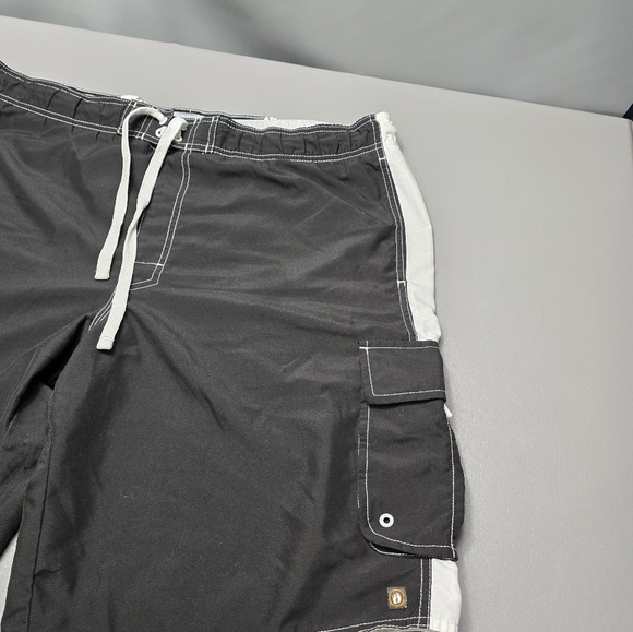 Mens hang ten black and white swim trunks size XXL - Picture 2 of 10